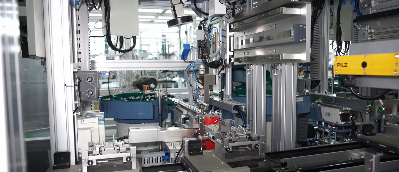 Fully automated intelligent assembly production systems